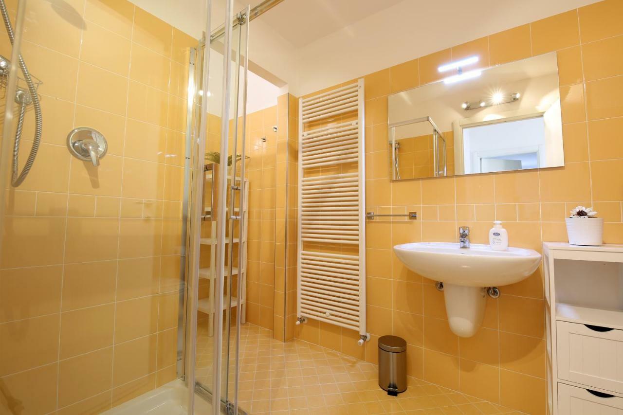Bellagio Dreams Apt, Pool, With Private Garden, Near Lake Екстериор снимка