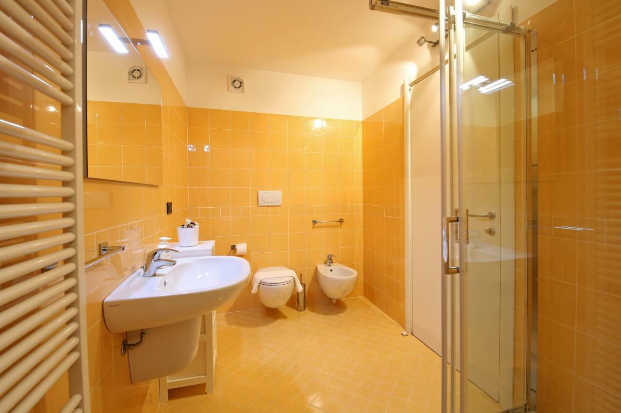 Bellagio Dreams Apt, Pool, With Private Garden, Near Lake Екстериор снимка