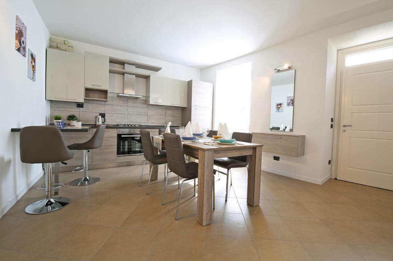 Bellagio Dreams Apt, Pool, With Private Garden, Near Lake Екстериор снимка
